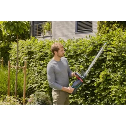 Accu Heggenschaar ComfortCut 60/18V P4A Set - Gardena 7 Accu Heggenschaar ComfortCut 60/18V P4A Set - Gardena -Groene Tuin Verkoop accu heggenschaar comfortcut 60 18v p4a set gardena 4 7