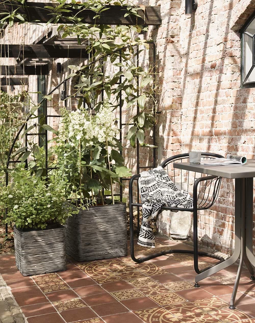 Capi Plantenbak Vierkant Nature Rib NL - L30 X B30 X H30cm - Antraciet 2 Capi Plantenbak Vierkant Nature Rib NL - L30 X B30 X H30cm - Antraciet - Afbeelding 2